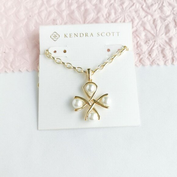Kendra Scott Jewelry - Kendra Scott Everleigh White Pearl Necklace